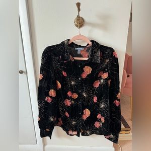 ModCloth “Be Buzzworthy” Velvet Floral Web Pattern Button Down Shirt Size M